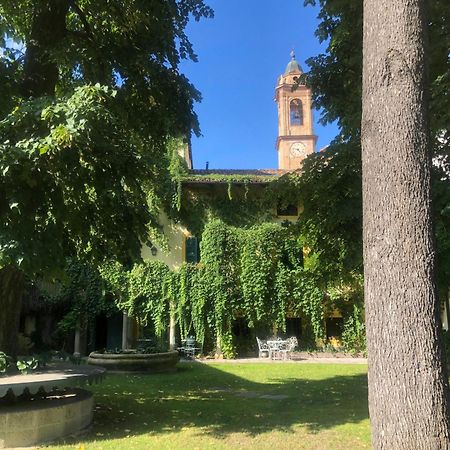 Palazzo Sismonda Bed & Breakfast Corneliano d'Alba Екстериор снимка