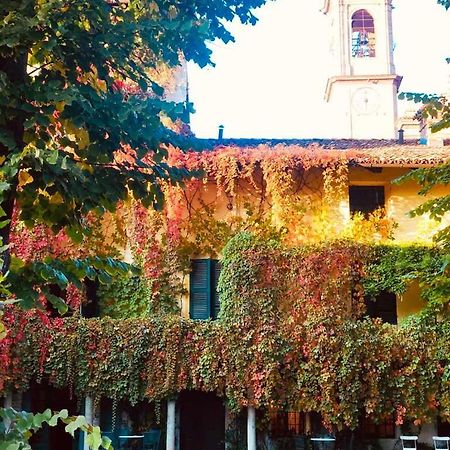 Palazzo Sismonda Bed & Breakfast Corneliano d'Alba Екстериор снимка