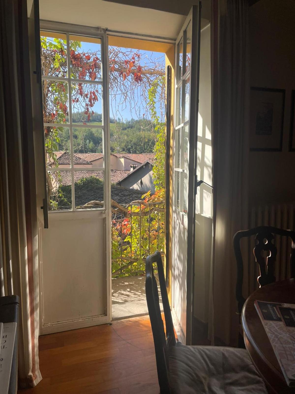 Palazzo Sismonda Bed & Breakfast Corneliano d'Alba Стая снимка