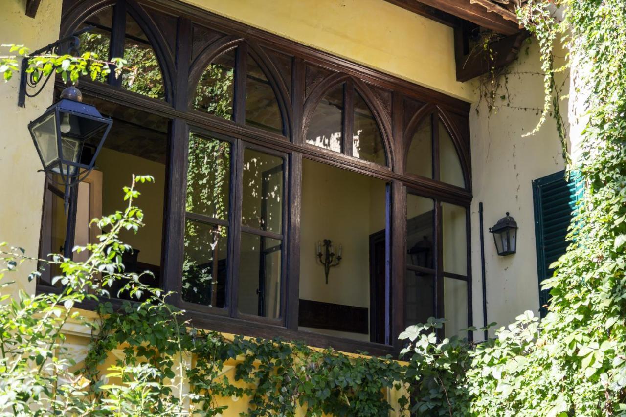 Palazzo Sismonda Bed & Breakfast Corneliano d'Alba Екстериор снимка
