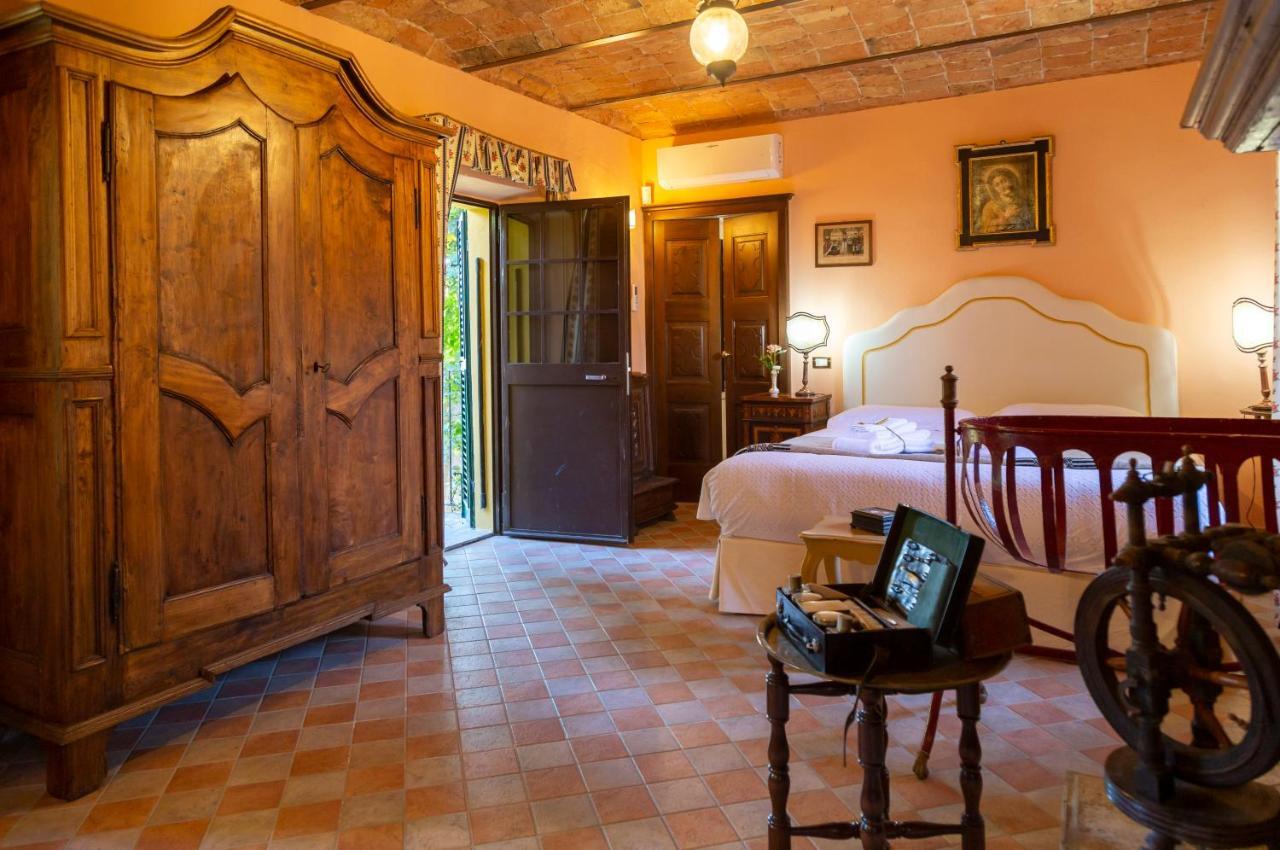 Palazzo Sismonda Bed & Breakfast Corneliano d'Alba Екстериор снимка