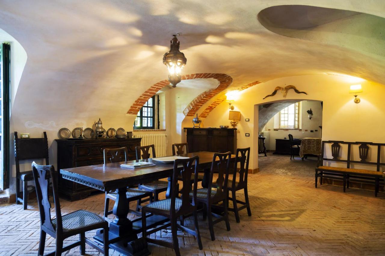 Palazzo Sismonda Bed & Breakfast Corneliano d'Alba Екстериор снимка