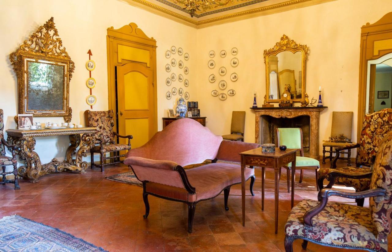 Palazzo Sismonda Bed & Breakfast Corneliano d'Alba Екстериор снимка