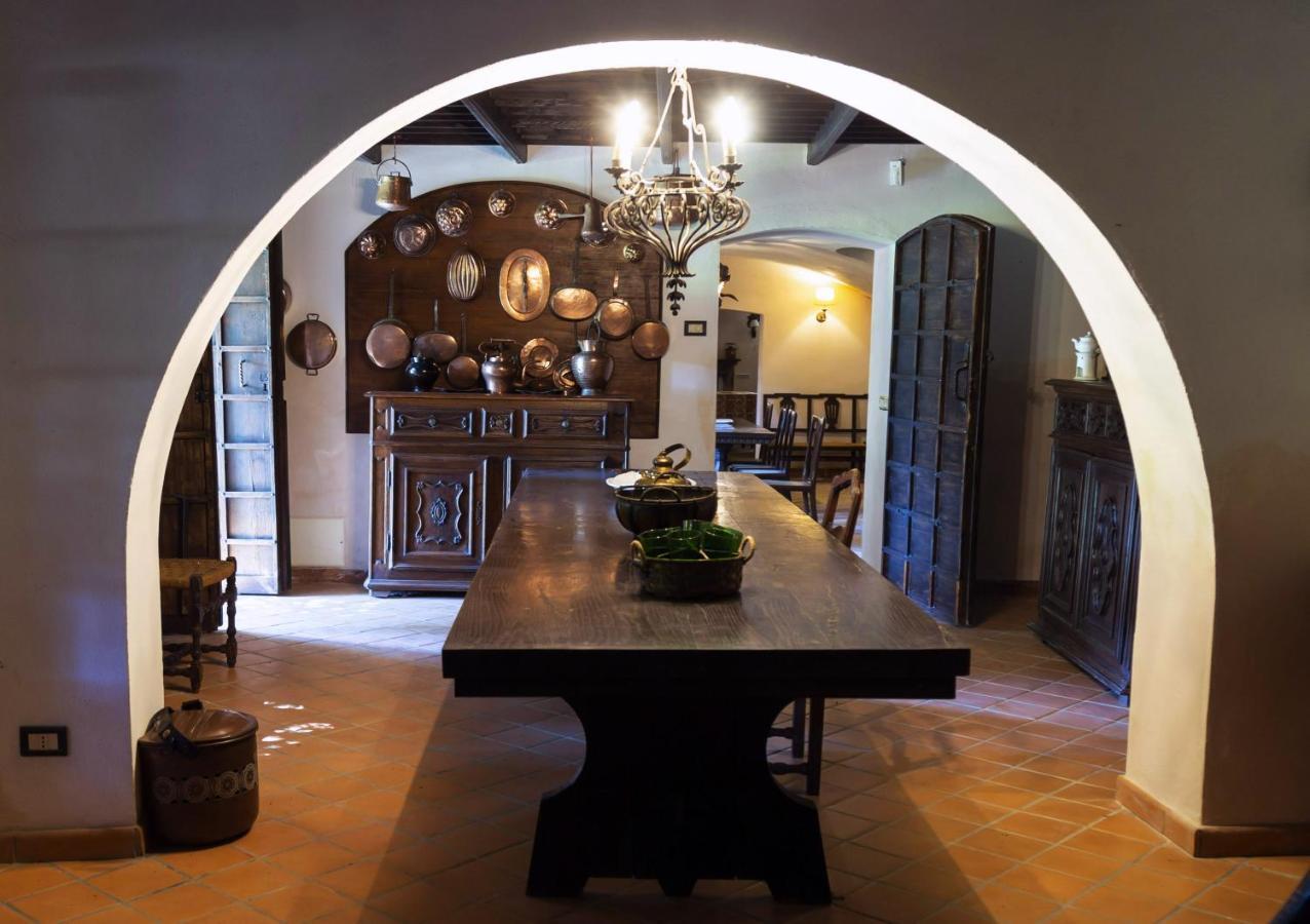 Palazzo Sismonda Bed & Breakfast Corneliano d'Alba Екстериор снимка