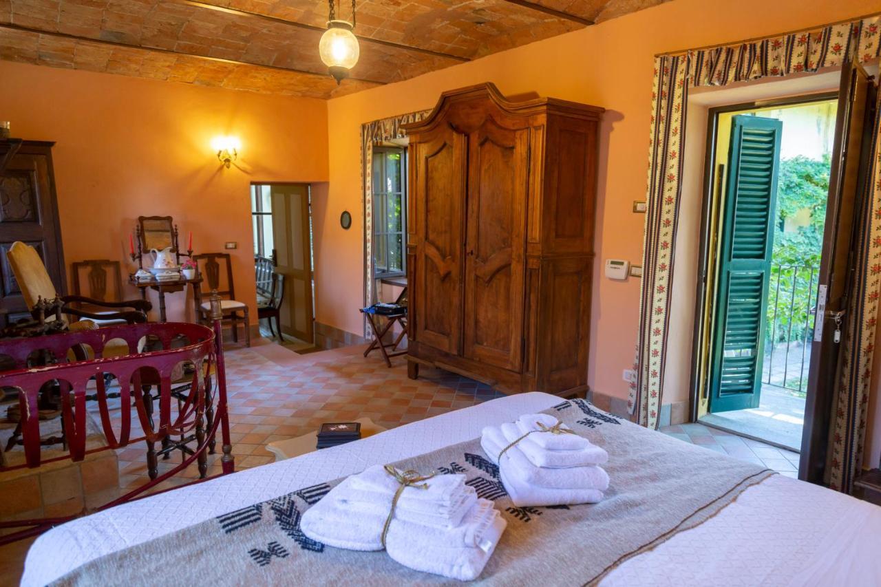 Palazzo Sismonda Bed & Breakfast Corneliano d'Alba Екстериор снимка