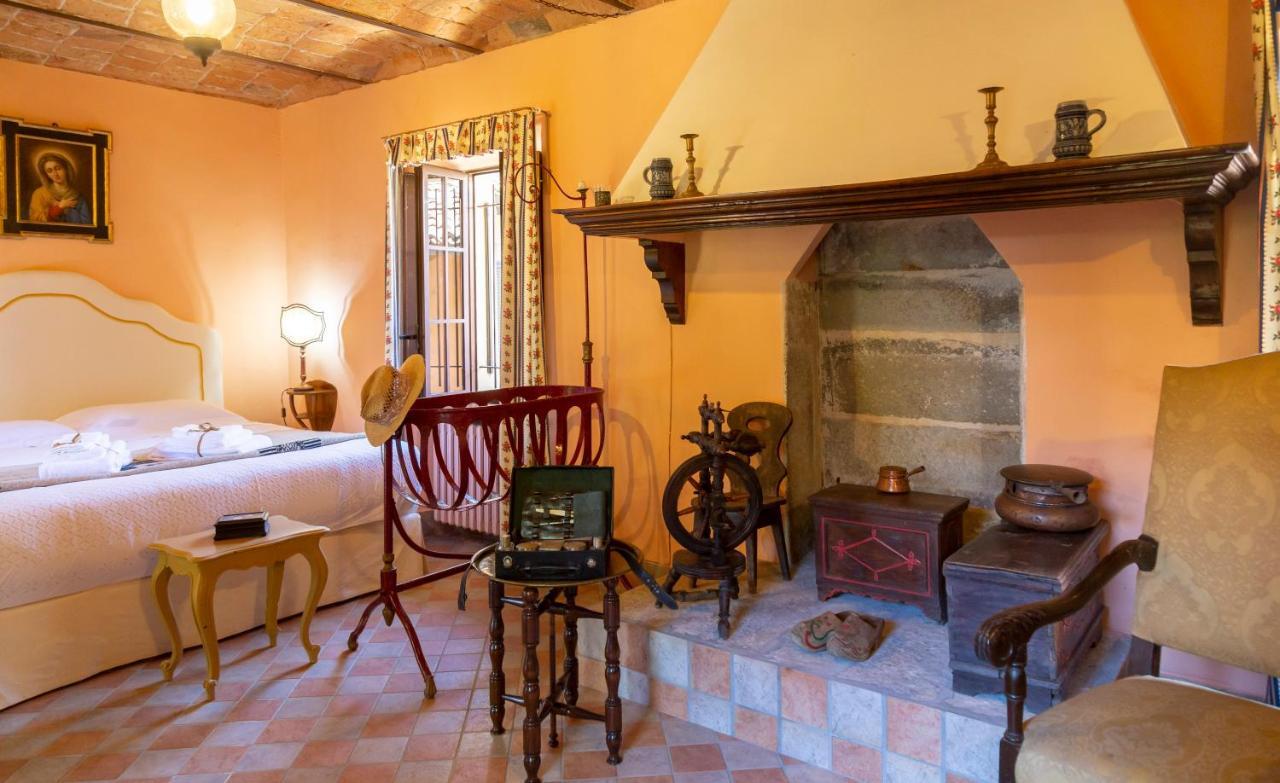 Palazzo Sismonda Bed & Breakfast Corneliano d'Alba Екстериор снимка